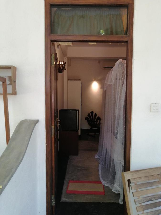 Rainbowswell Beach Resort Унаватуна Экстерьер фото