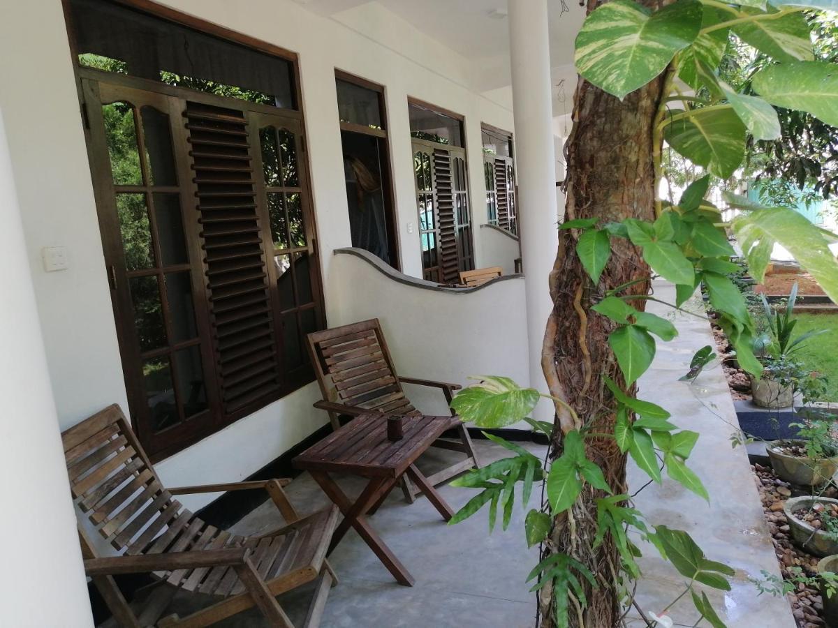 Rainbowswell Beach Resort Унаватуна Экстерьер фото