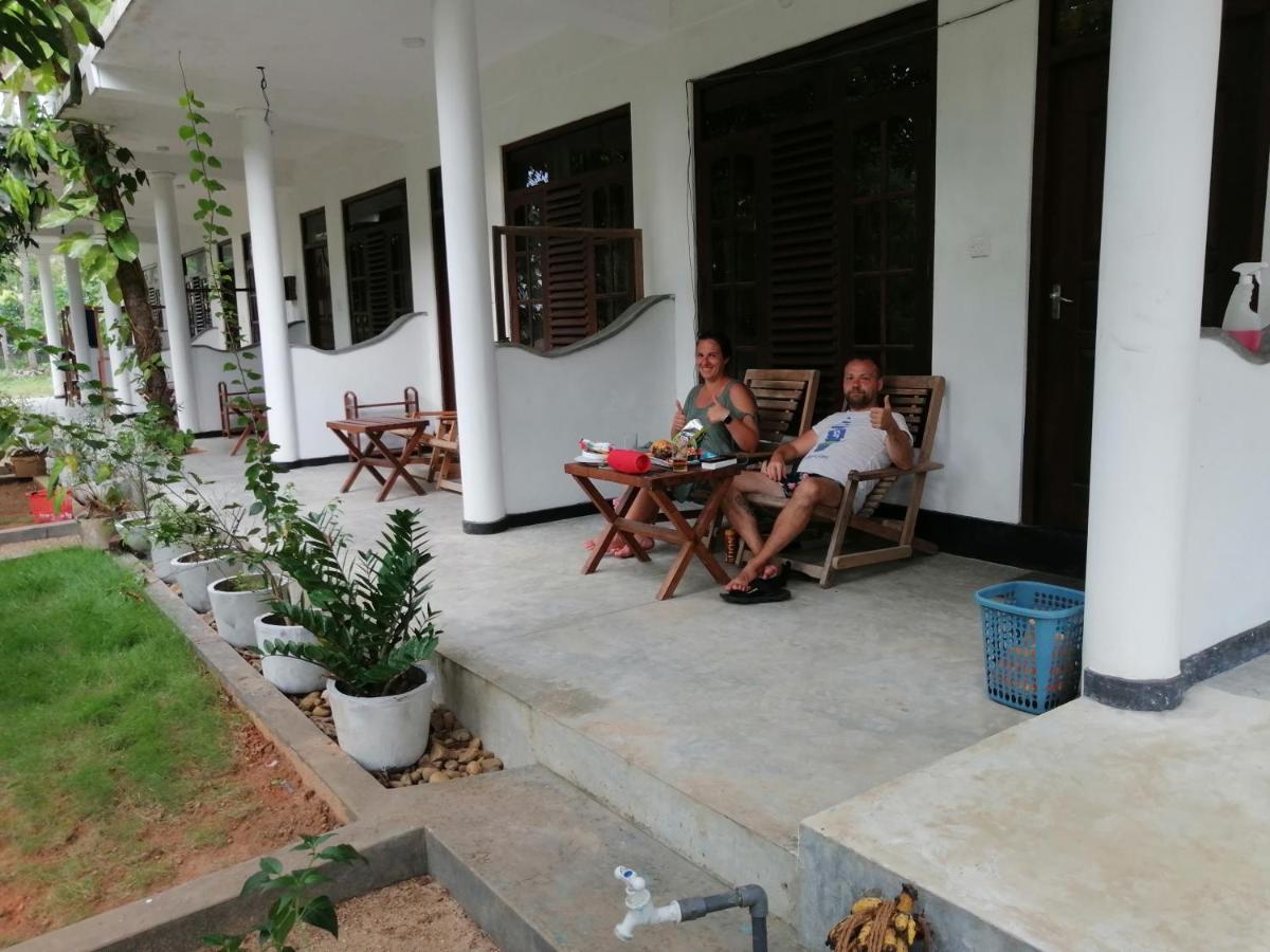 Rainbowswell Beach Resort Унаватуна Экстерьер фото