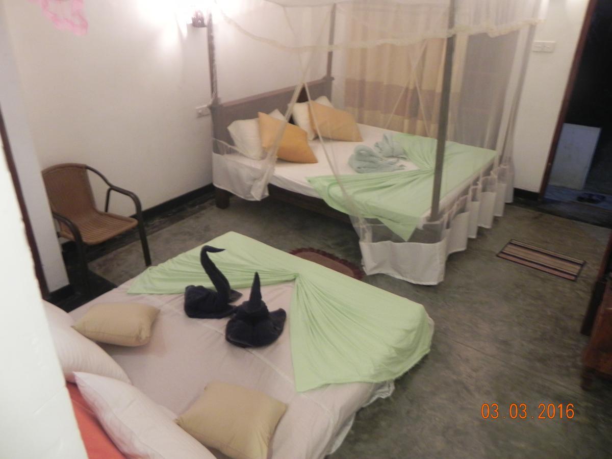 Rainbowswell Beach Resort Унаватуна Экстерьер фото