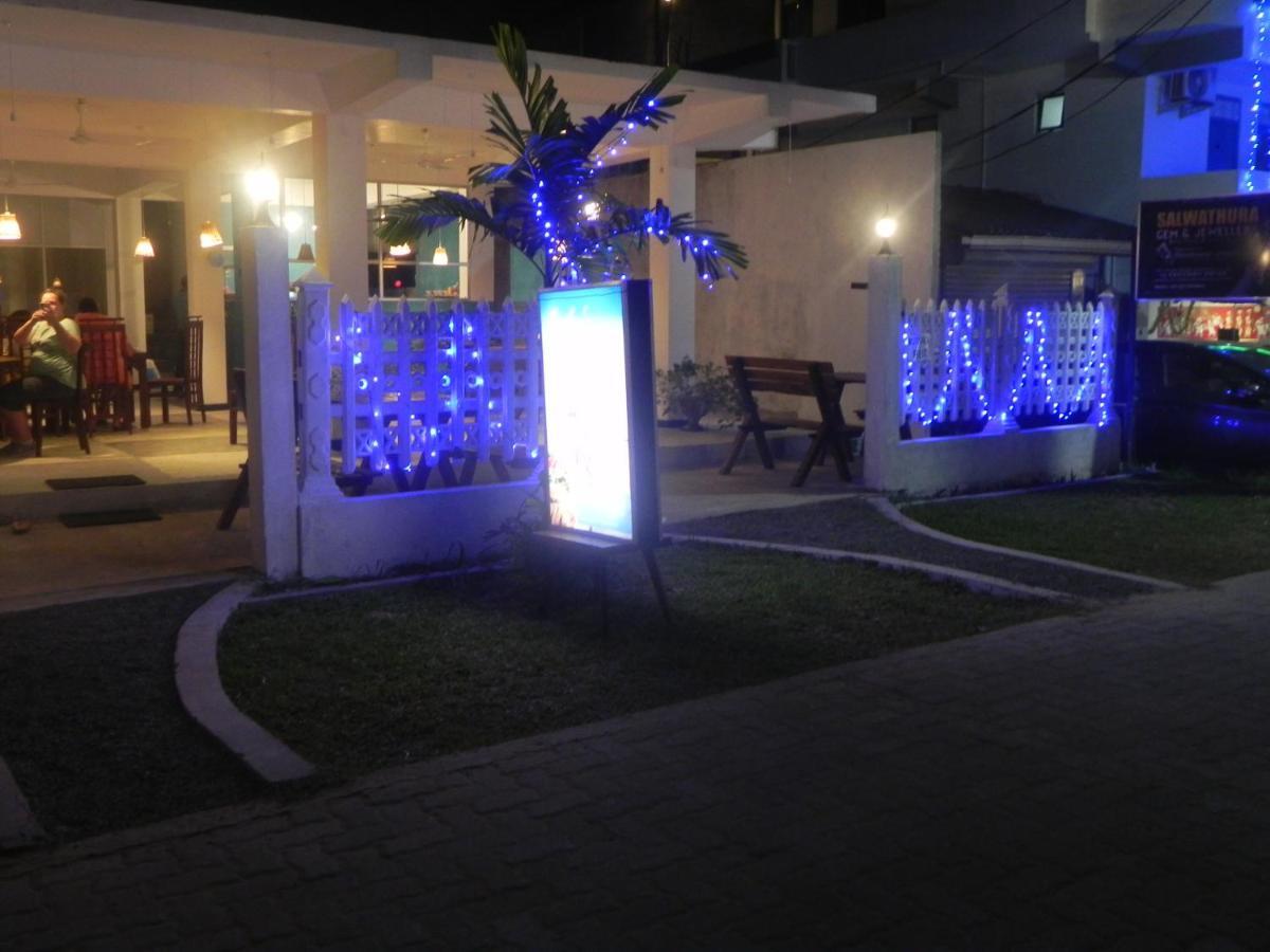 Rainbowswell Beach Resort Унаватуна Экстерьер фото